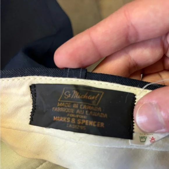 Marks & Spencer Men’s Pleated Pants (Made in Canada) - Picture 3 of 3